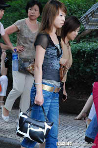 小明处置小红隐私一个月